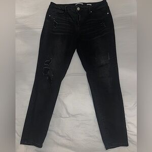 Altar’d State / Arula black, distressed jeans